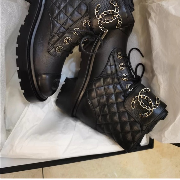 Chanel shoes - Picture 3 of 7